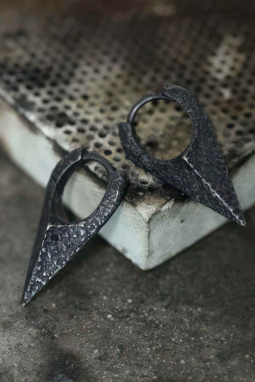 Neutral Black Rock Texture Geometric Ear Stud Earrings